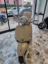 Piaggio Vespa 300 GTS