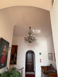 Lampadario elegante con gocce di cristallo