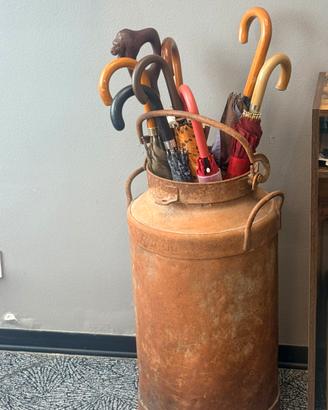 Porta latte in  ferro