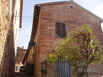 Appartamento autonomo centro storico di Amandola