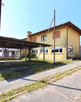 6 LOCALI A LATISANA