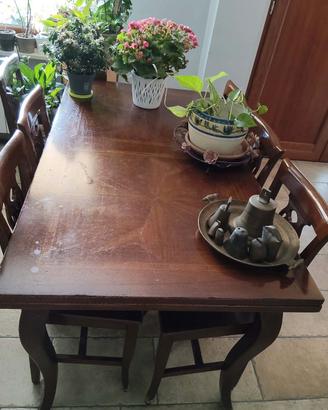 tavolo allungabile con  6 sedie