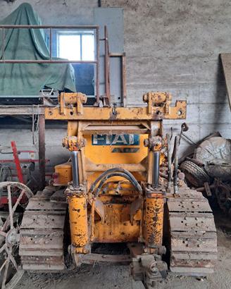 TRATTORE CINGOLO FIAT AD7 CON ARATRO DA SC