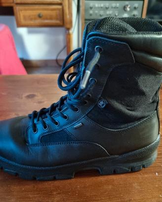 Anfibi goretex 