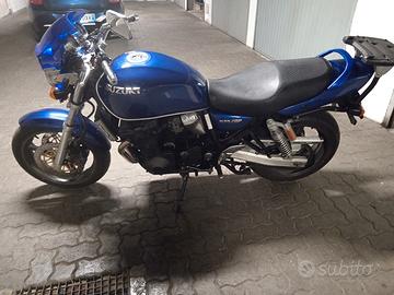 Suzuki 750