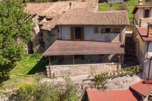 Casa indipendente di 83 m² con 3 locali a Antrodoc
