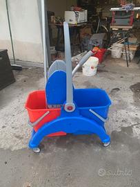 carrello pulizie