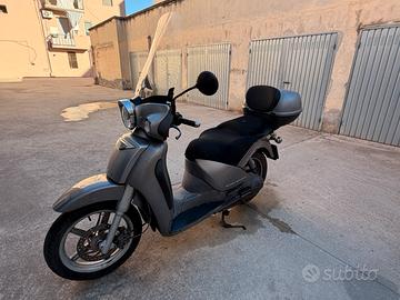 Aprilia Scarabeo 250