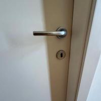 Porte struttura legno Spissu finestre persiane