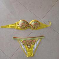 Bikini 2 pezzi giallo con fantasia