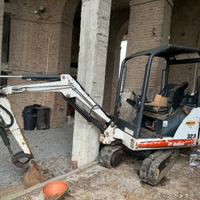 Escavatore bobcat 323