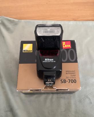 Flash Nikon SB-700