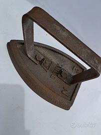 Antico ferro in ghisa