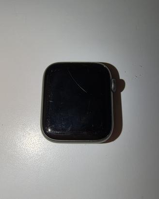 Apple Watch series 4 GPS 44mm - 2 cinturini
