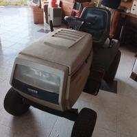 Trattorino tagliaerba 
