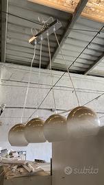 Lampadario sfere vetro con base acciaio 