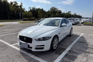 Jaguar XE 2017  180cv