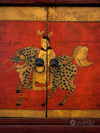 CREDENZA ORIENTALE POLICROMA CON DECORAZIONE FIGUR