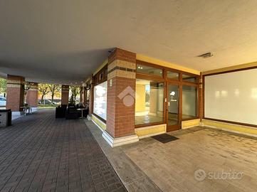 NEGOZIO A BASSANO DEL GRAPPA