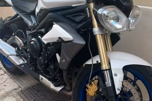 Triumph street triple 675 vers. Abs
