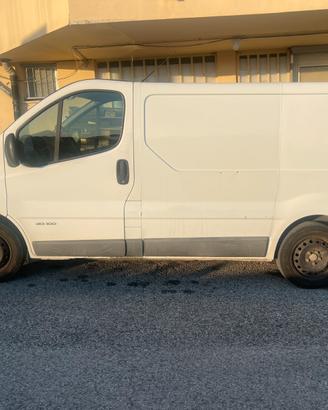 RENAULT TRAFIC T27 1.9 DCI/100