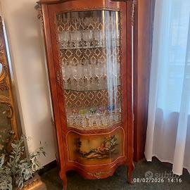 vetrina antica napoletana interamente rivestita 