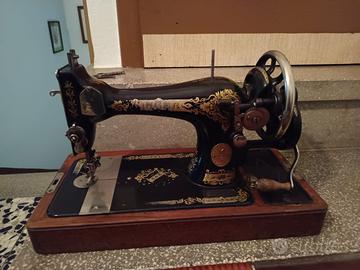 Macchina da cucire SINGER