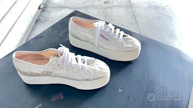 Superga oro glitter – luminose e chic