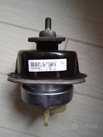 Supporto DESTRO motore Cod. P6853090 BMW X5 F15