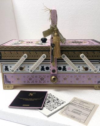 Sewing the world di Seletti RARA cassetta cucito