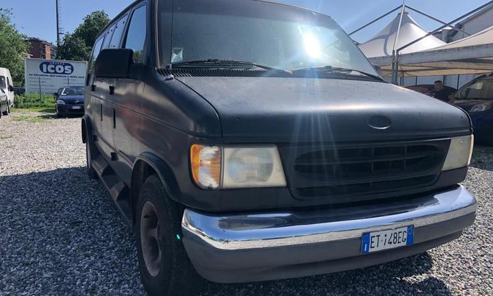 Ford Econoline FORD ECONOLINE 5800 8 POSTI AUTOVET