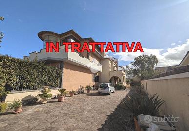 VILLA A SCHIERA D'ANGOLO A CIAMPINO