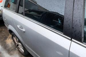 OPEL ASTRA STATION WAGON 2008 - PORTA POSTERIORE D