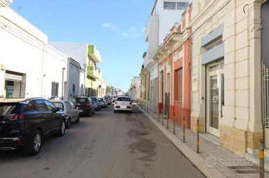 NEGOZIO A BRINDISI