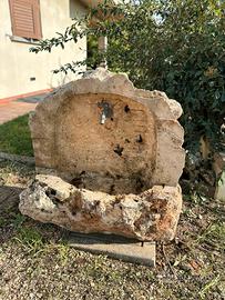 Splendido set di fontanelle in pietra antica