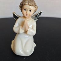 Statua angelo con mani giunte soprammobile