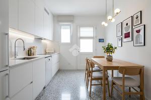 2 LOCALI A JESOLO