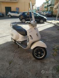Vespa 300 gts