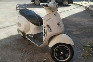 Vespa 300 gts