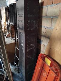 insegna luminosa LOCANDA in ferro