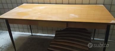 Tavolo in formica per amatori 