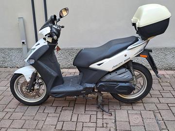 Kymco Agility 200i R16 scooter con soli 5.319 Km.