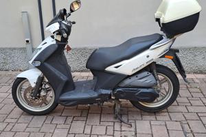 Kymco Agility 200i R16 scooter con soli 5.319 Km.