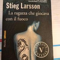 Stieg Larsson la ragazza che giocava con il fuoco