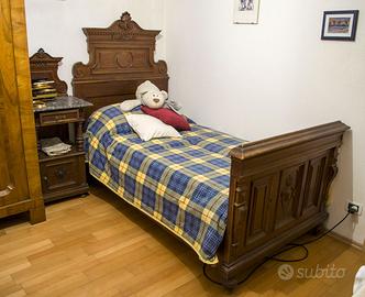 Letto singolo antico con comodino
