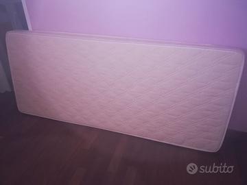 Materasso singolo come nuovo