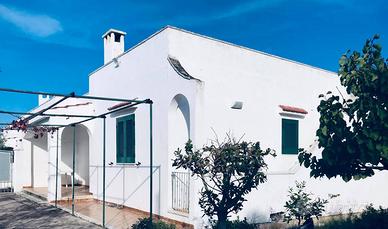 Villa 30m dal mare con giardino ad Ostuni Puglia