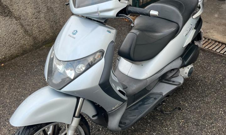 Piaggio Beverly 250