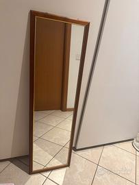 Sepcchio da parete vintage con cornice in legno