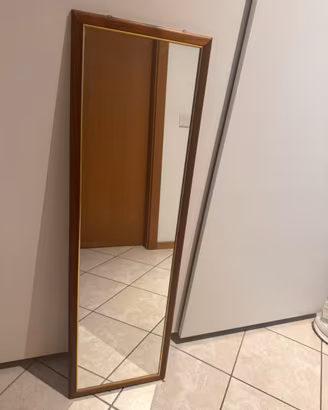 Sepcchio da parete vintage con cornice in legno